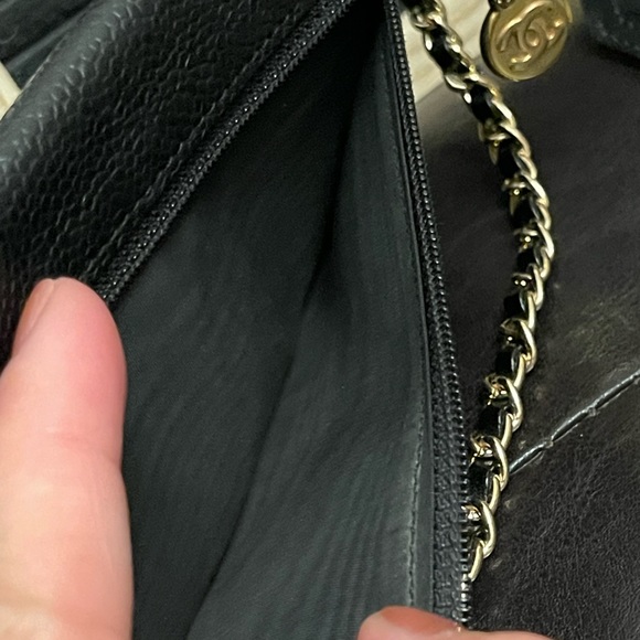 Chanel Caviar Short Wallet with Chain - Picture 4 of 16